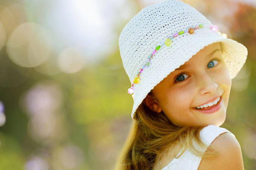 Young girl with a hat